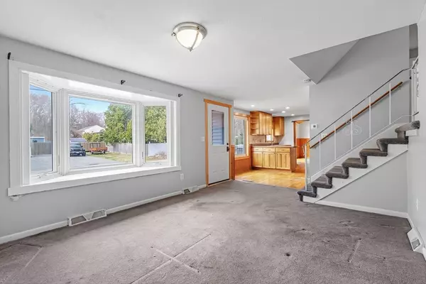 Randolph, MA 02368,7 Glendale St