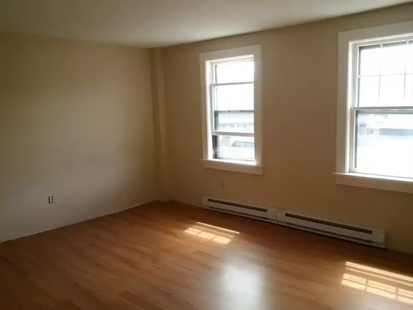 Palmer, MA 01069,1295-1307 S Main St