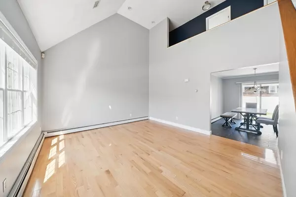 Somerset, MA 02726,64 Patterson Ave