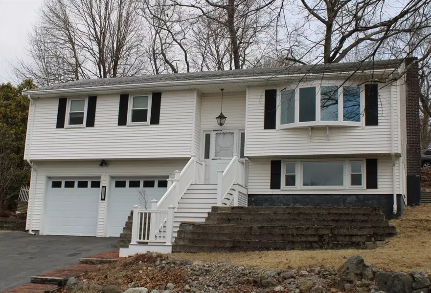 53 Pelham St, Saugus, MA 01906