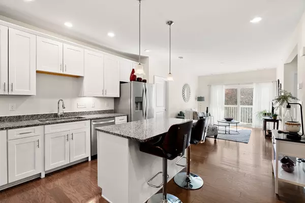 Walpole, MA 02081,1410 Pennington Drive #1410