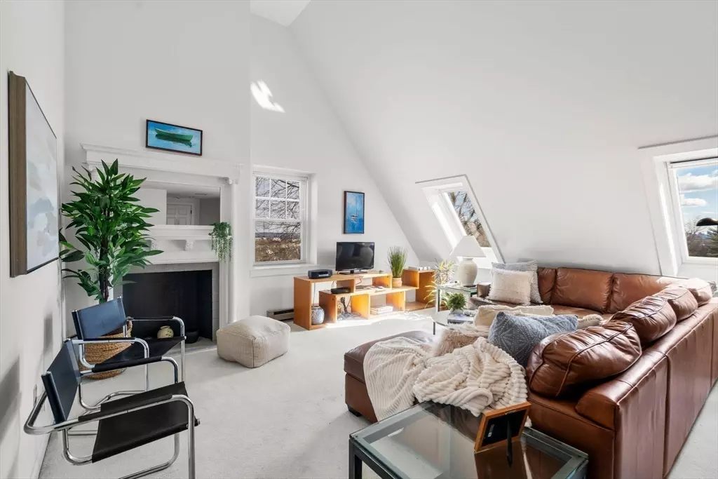 Watertown, MA 02472,456 Belmont St #21