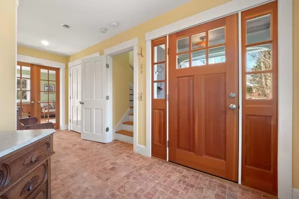 Belchertown, MA 01007,581 North Gulf Rd