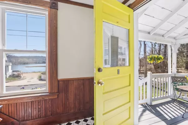 Gloucester, MA 01930,366 Washington