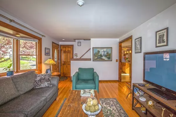 Holyoke, MA 01040,42 Evergreen Drive