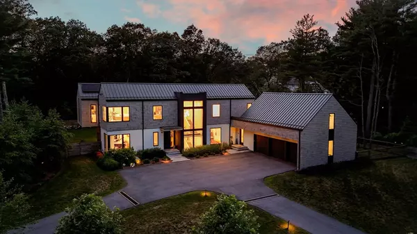 Weston, MA 02493,286 Country Dr