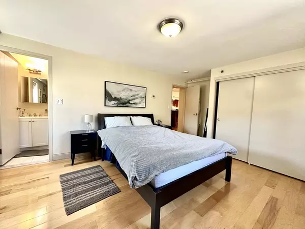 Brookline, MA 02445,1600 Beacon St #801