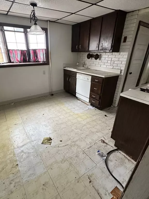 Stoughton, MA 02072,2 Water St