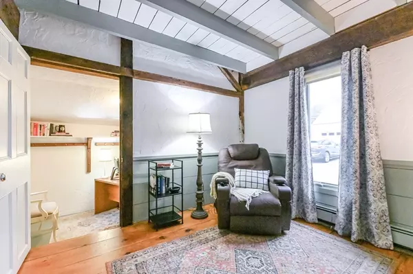 Walpole, MA 02081,436 High St