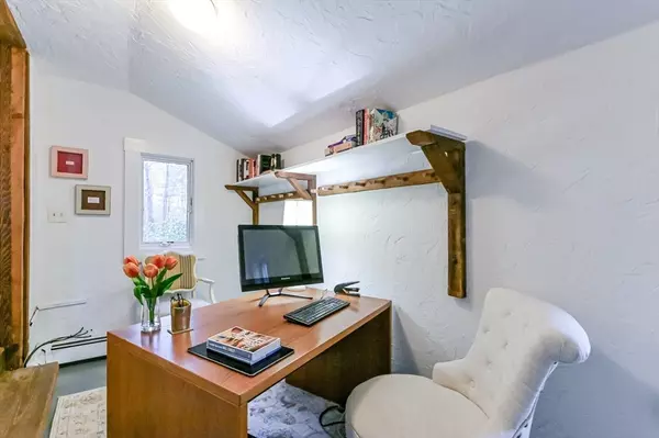 Walpole, MA 02081,436 High St