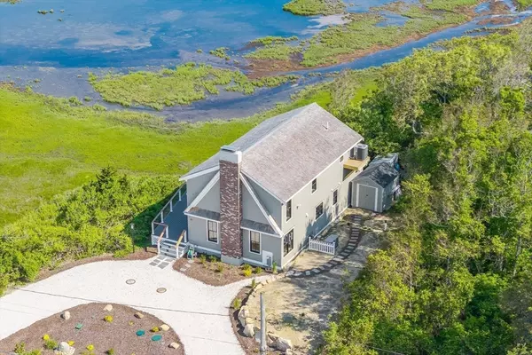 Falmouth, MA 02540,33 Wood Neck Rd