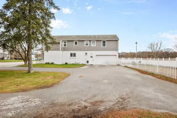 Seekonk, MA 02771,1550 Fall River Ave