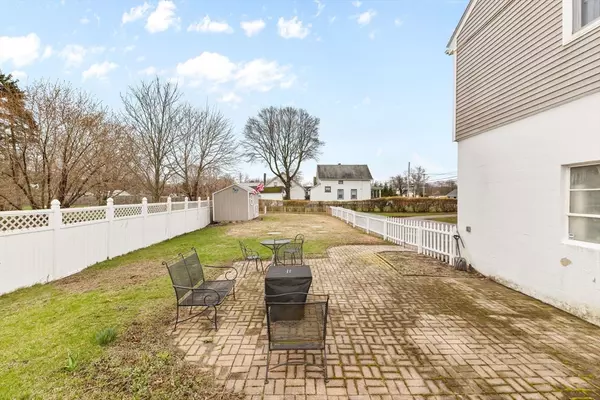 Seekonk, MA 02771,1550 Fall River Ave