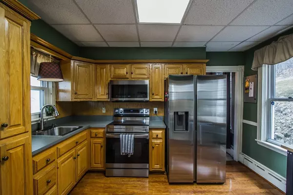 Worcester, MA 01604,11 Chilmark St