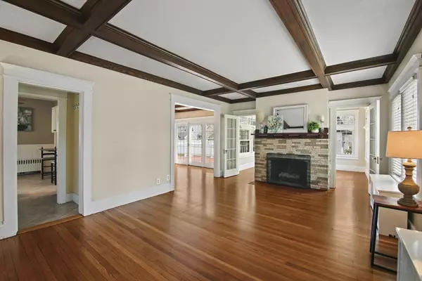 Longmeadow, MA 01106,60 Hazelwood Avenue