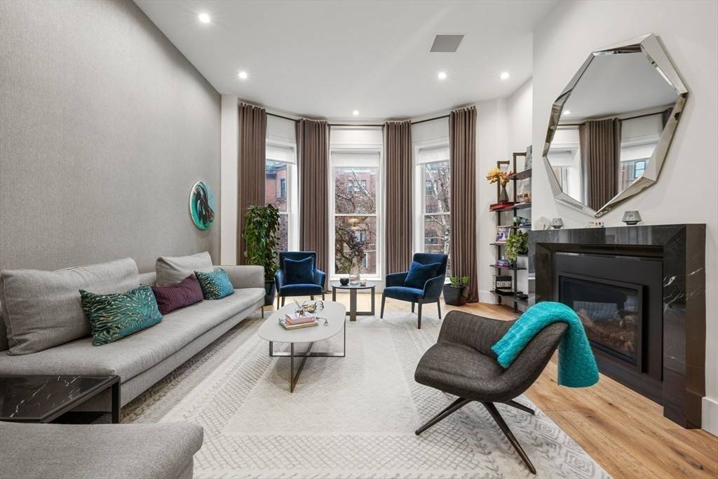 Boston, MA 02116,7 Marlborough Street #1