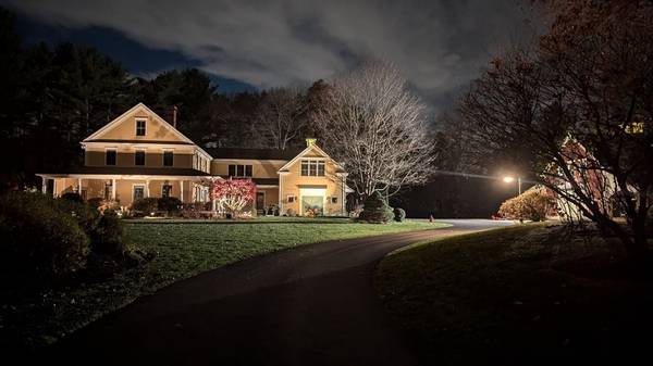 Walpole, MA 02081,10 Pettees Pond Lane