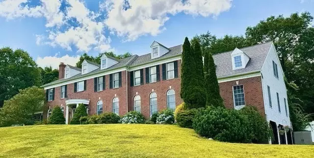 6 Everett Circle, Hopkinton, MA 01748