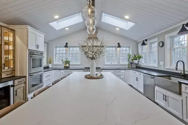 Raynham, MA 02767,306 Whippoorwill Dr