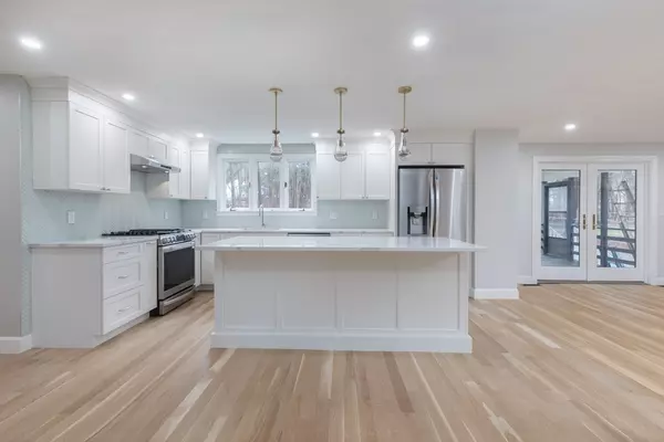 Canton, MA 02021,18 Longmeadow Dr