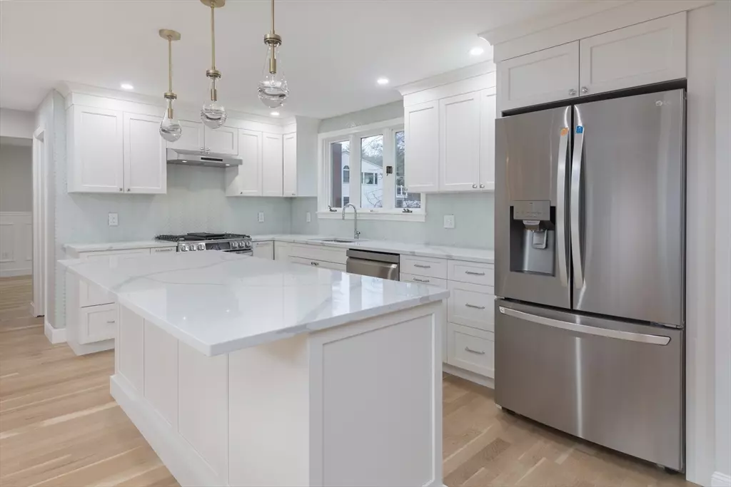 Canton, MA 02021,18 Longmeadow Dr