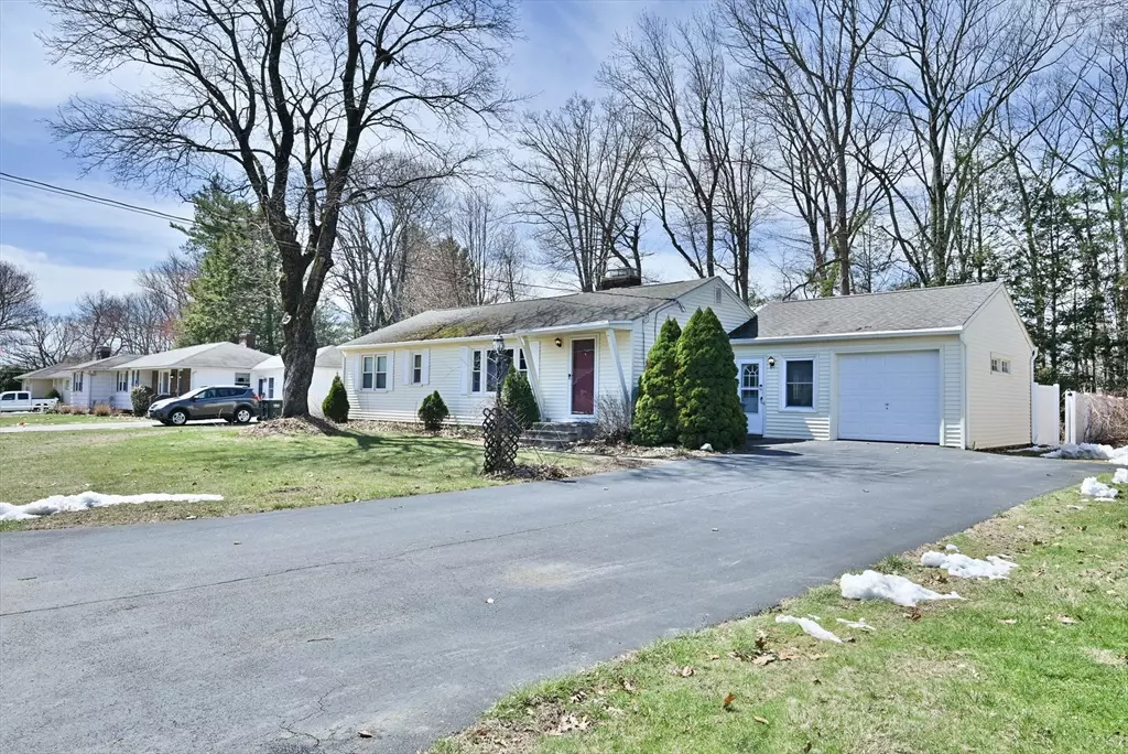 Holden, MA 01520,10 Fairchild Dr
