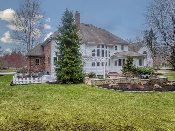 Andover, MA 01810,14 Acorn Drive