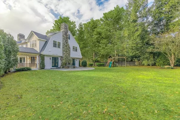 Newton, MA 02467,9 Woodman Road