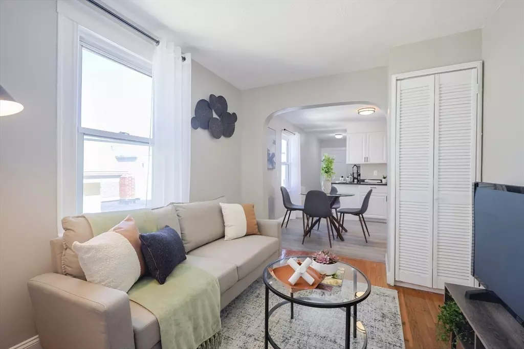 Somerville, MA 02145,9 Pearl St Place #2