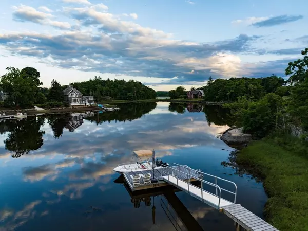 Cohasset, MA 02025,75 Border St