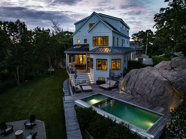 Cohasset, MA 02025,75 Border St