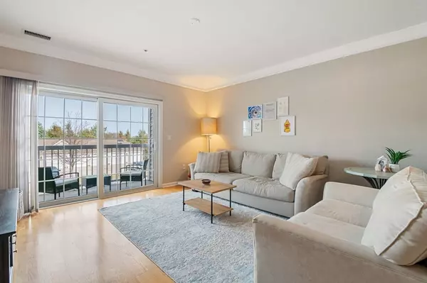 204 Clocktower Dr #202, Waltham, MA 02452