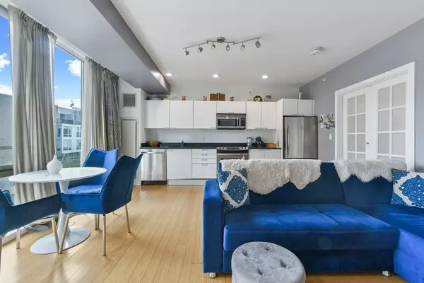 Cambridge, MA 02141,2 Earhart Street #524