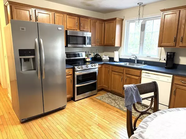 Milford, MA 01757,6 Jenpaul Way #B