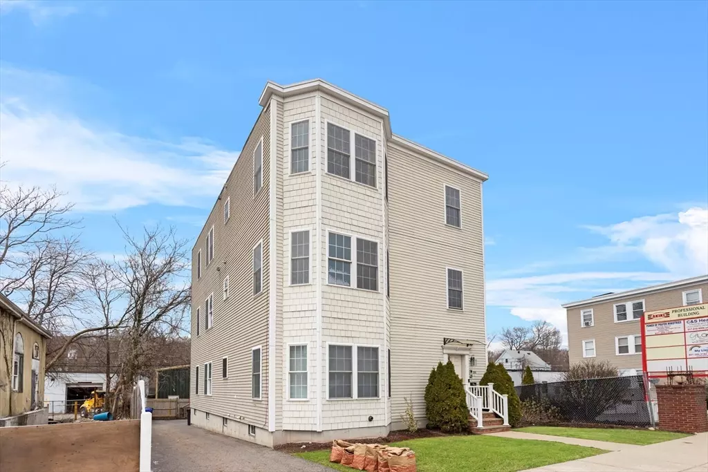 Boston, MA 02136,895 Hyde Park Ave #2