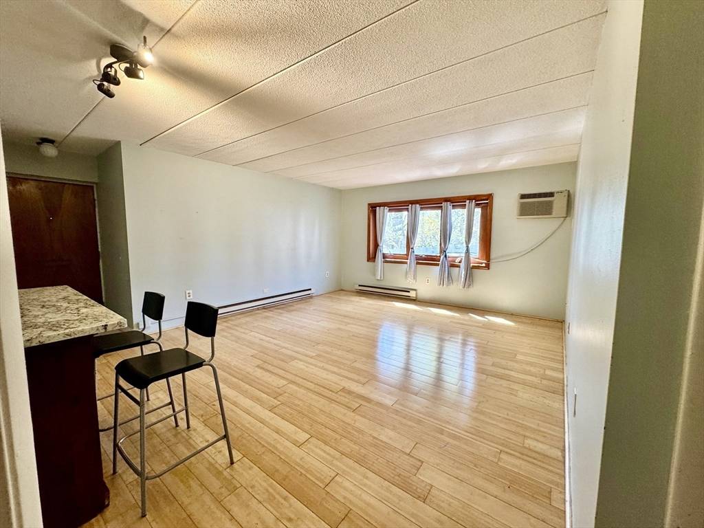 Malden, MA 02148,236 Broadway #4