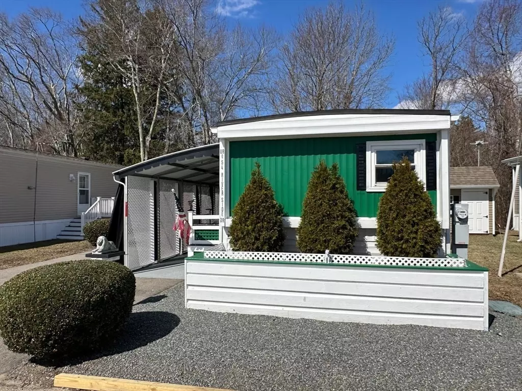 North Attleboro, MA 02760,300 East Washington #54R