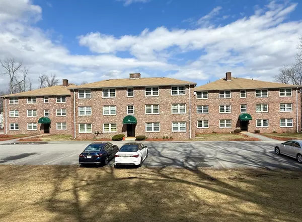 180 Tyngsboro Rd #57D, Chelmsford, MA 01863