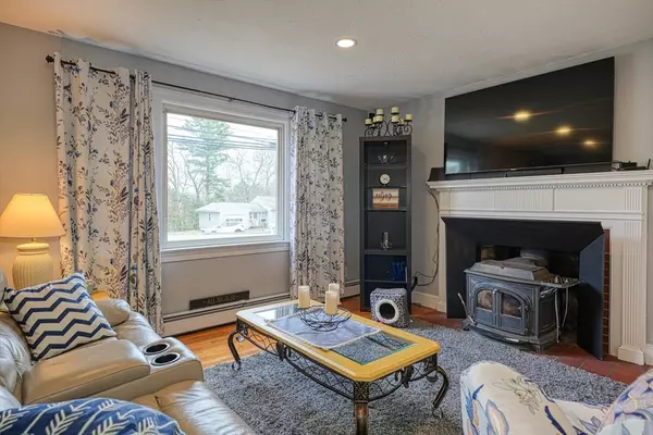 Mendon, MA 01756,43 Cape Rd