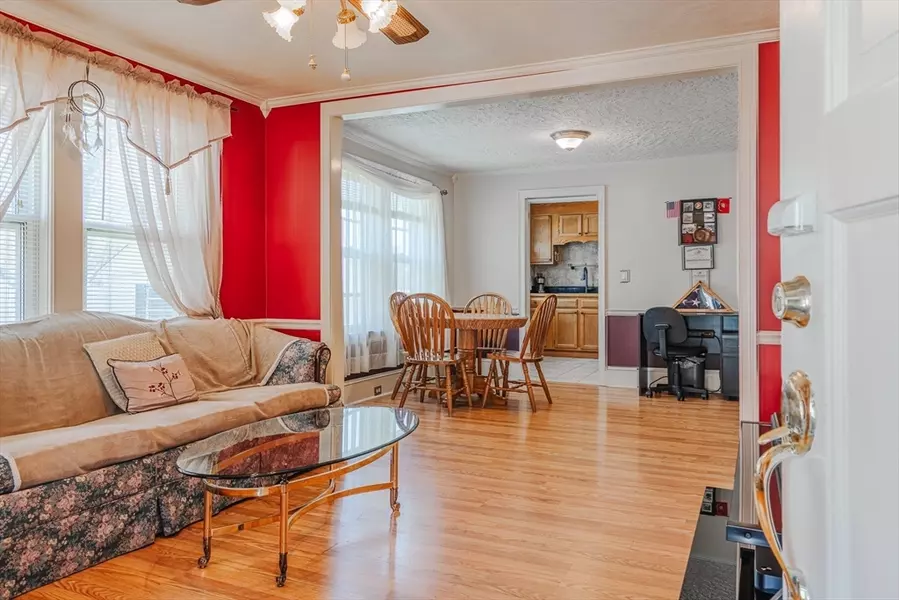 6 Vernal Avenue, Foxboro, MA 02035