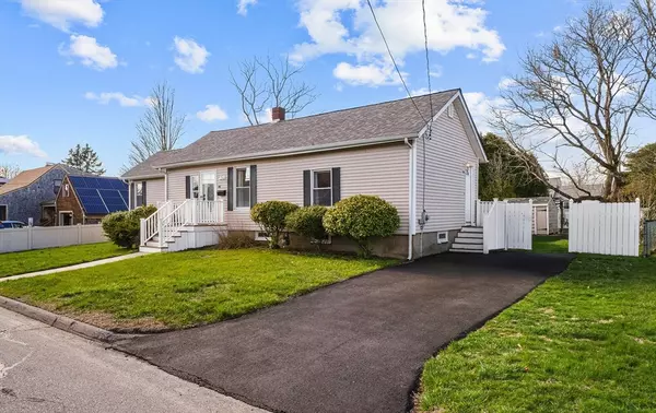 Fairhaven, MA 02719,44 Daniel St