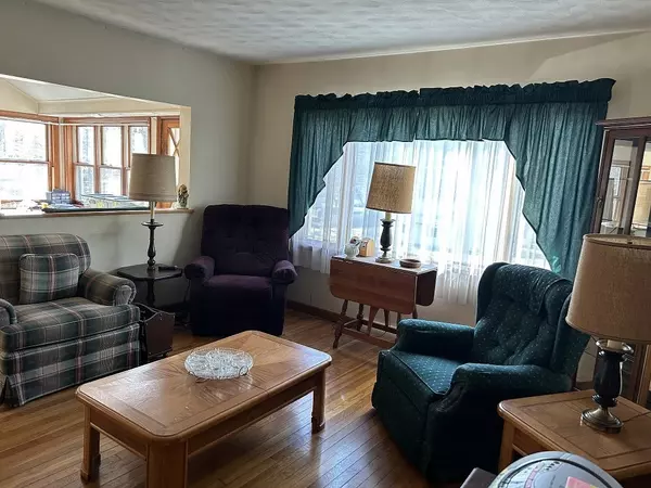 Uxbridge, MA 01569,177 Hartford Ave E