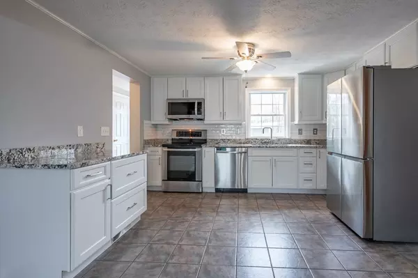 Hudson, NH 03051,4 Buswell St
