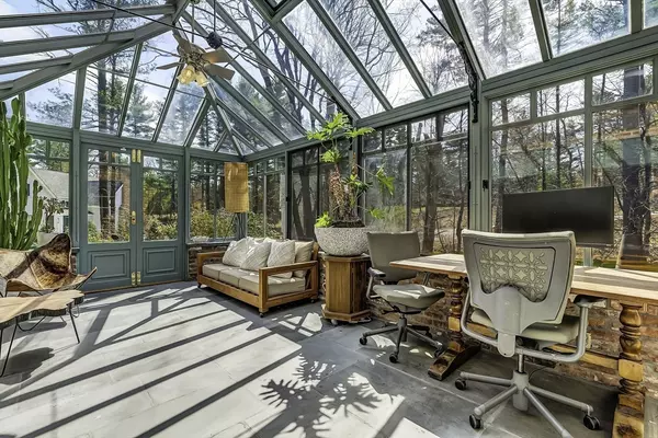 Sharon, MA 02067,180 Maskwonicut Street