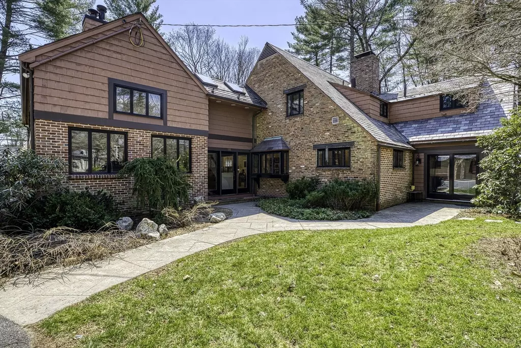 Sharon, MA 02067,180 Maskwonicut Street