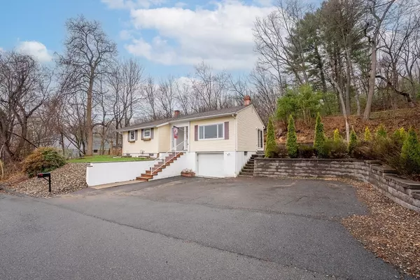 South Hadley, MA 01075,44 Spring St Ext
