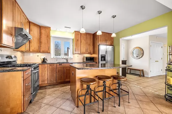 Dartmouth, MA 02748,411 Gulf Rd W