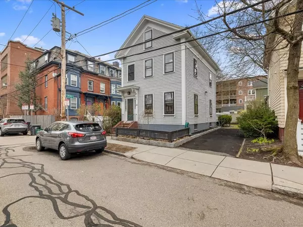 42 Essex Street, Cambridge, MA 02139