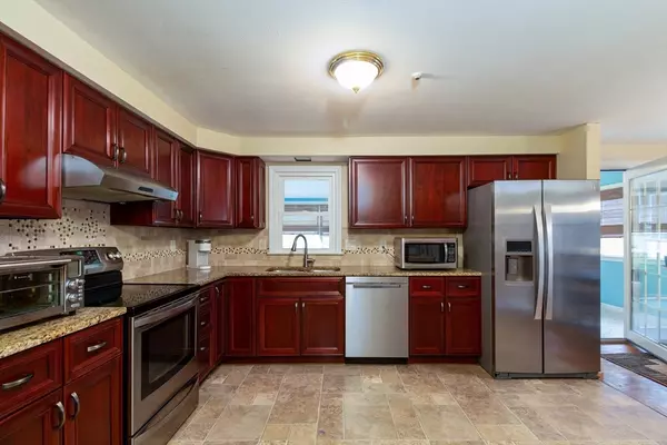 Medway, MA 02053,15 Cottage St