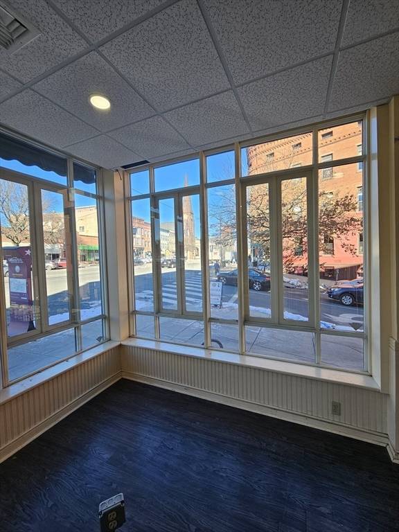 Northampton, MA 01060,180 Main